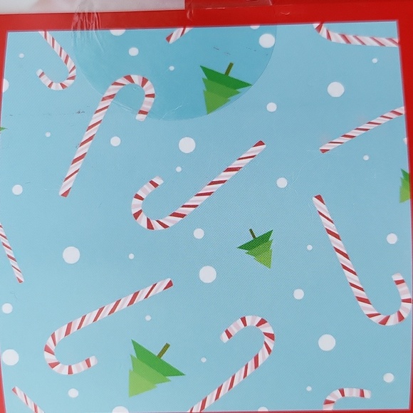 Plush throw blanket scent infused- Candy Cane scent NWT - Picture 2 of 5